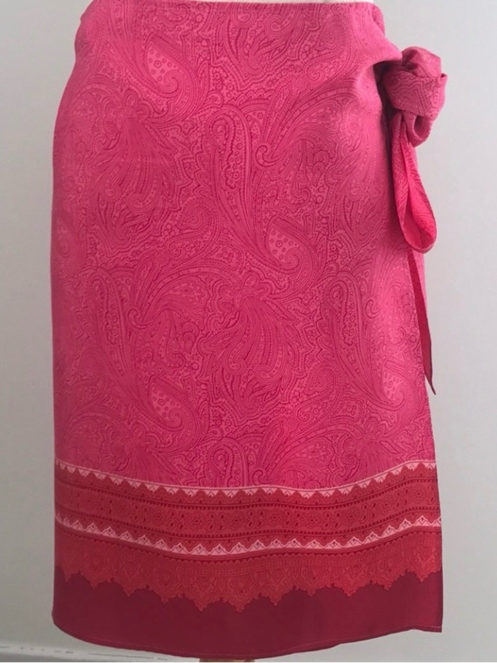 Women's Silk Pink Paisley Sarong Wrap Skirt 0